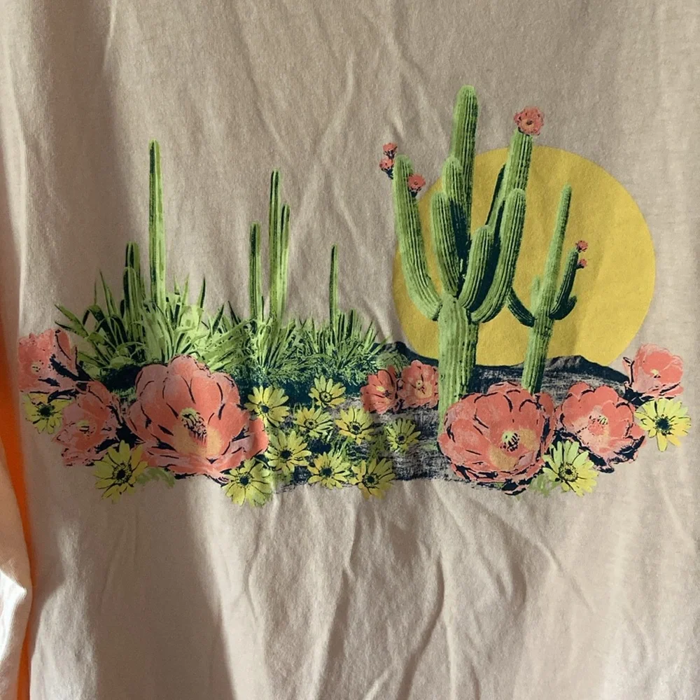Old Navy Tshirt Size XL - Picture 2 of 6